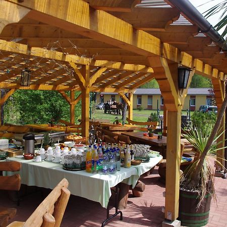 Hostel Waldhaus Am Ferienpark Mirow -Zimmer Du Wc Экстерьер фото