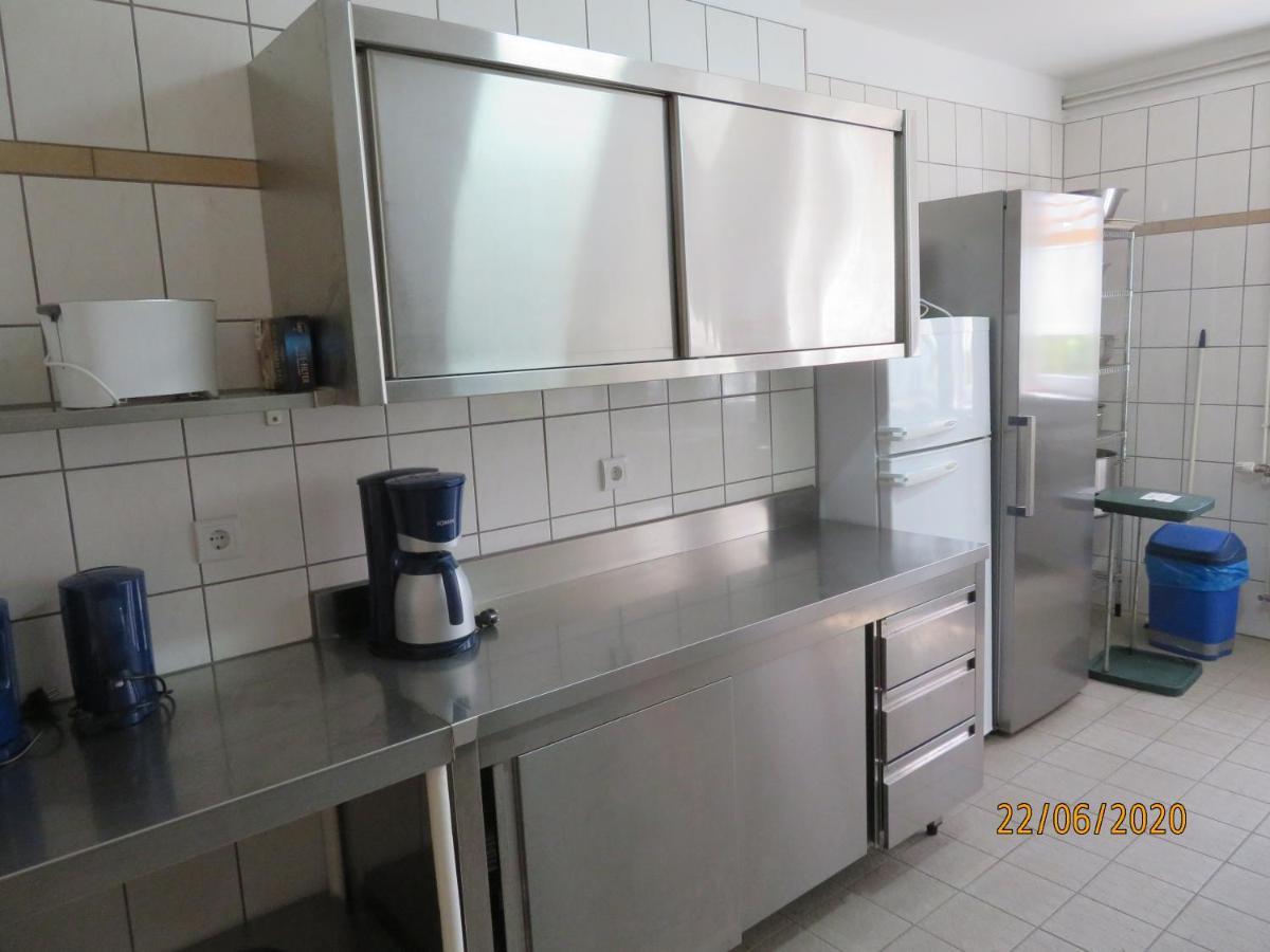 Hostel Waldhaus Am Ferienpark Mirow -Zimmer Du Wc Экстерьер фото