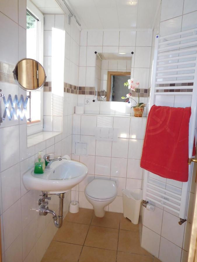 Hostel Waldhaus Am Ferienpark Mirow -Zimmer Du Wc Экстерьер фото