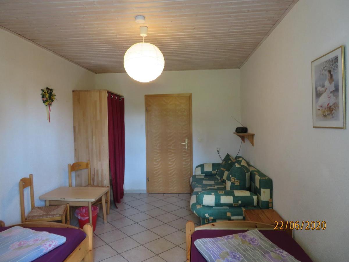 Hostel Waldhaus Am Ferienpark Mirow -Zimmer Du Wc Экстерьер фото
